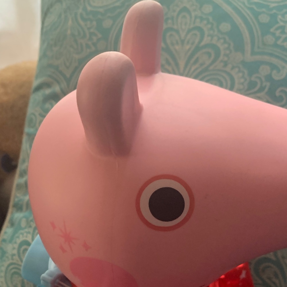 Peppa Pig Red Dress Toy Figure - Picture 9 of 12